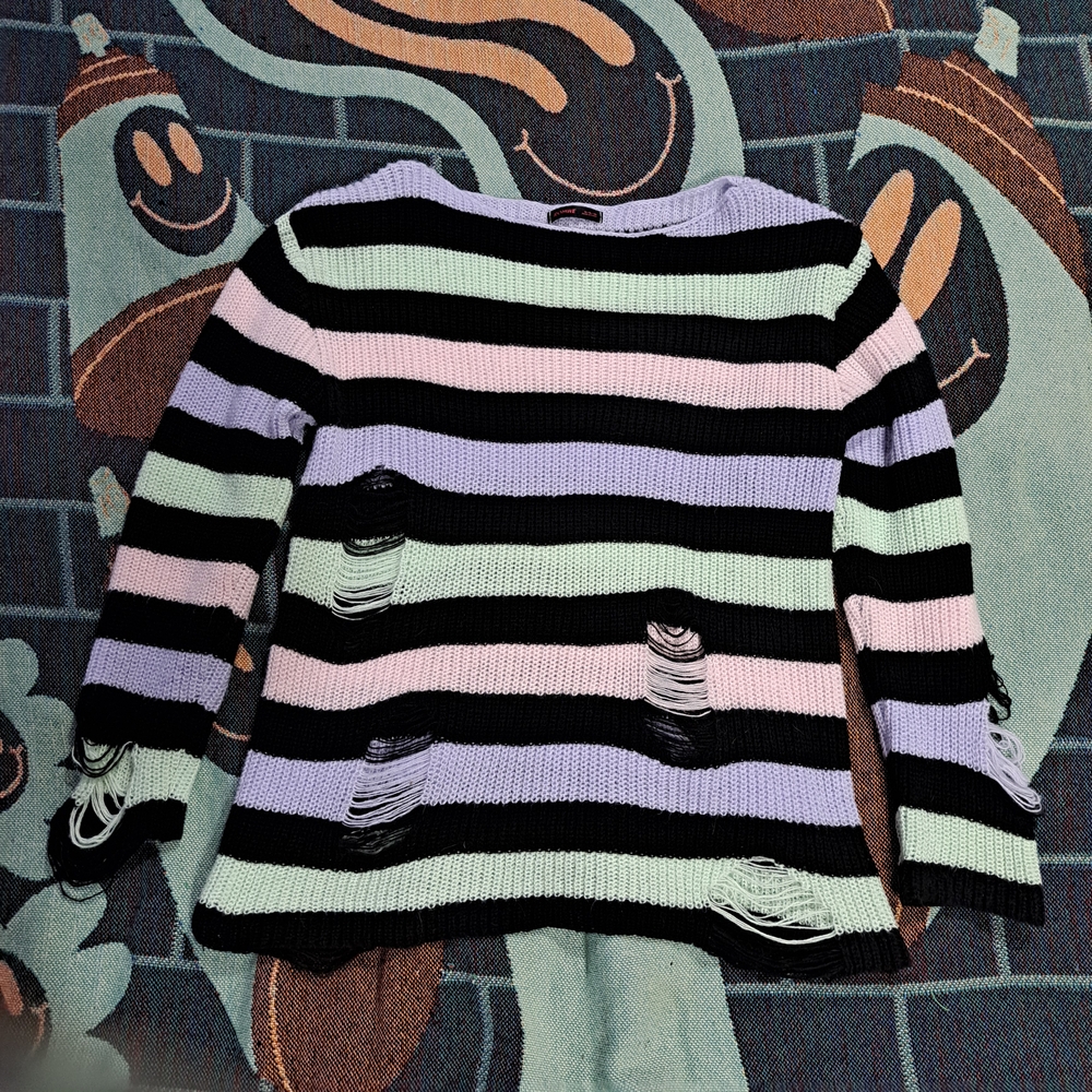 🌈PASTEL BOATNECK STRIPED DISTRESSED SWEATER-M
